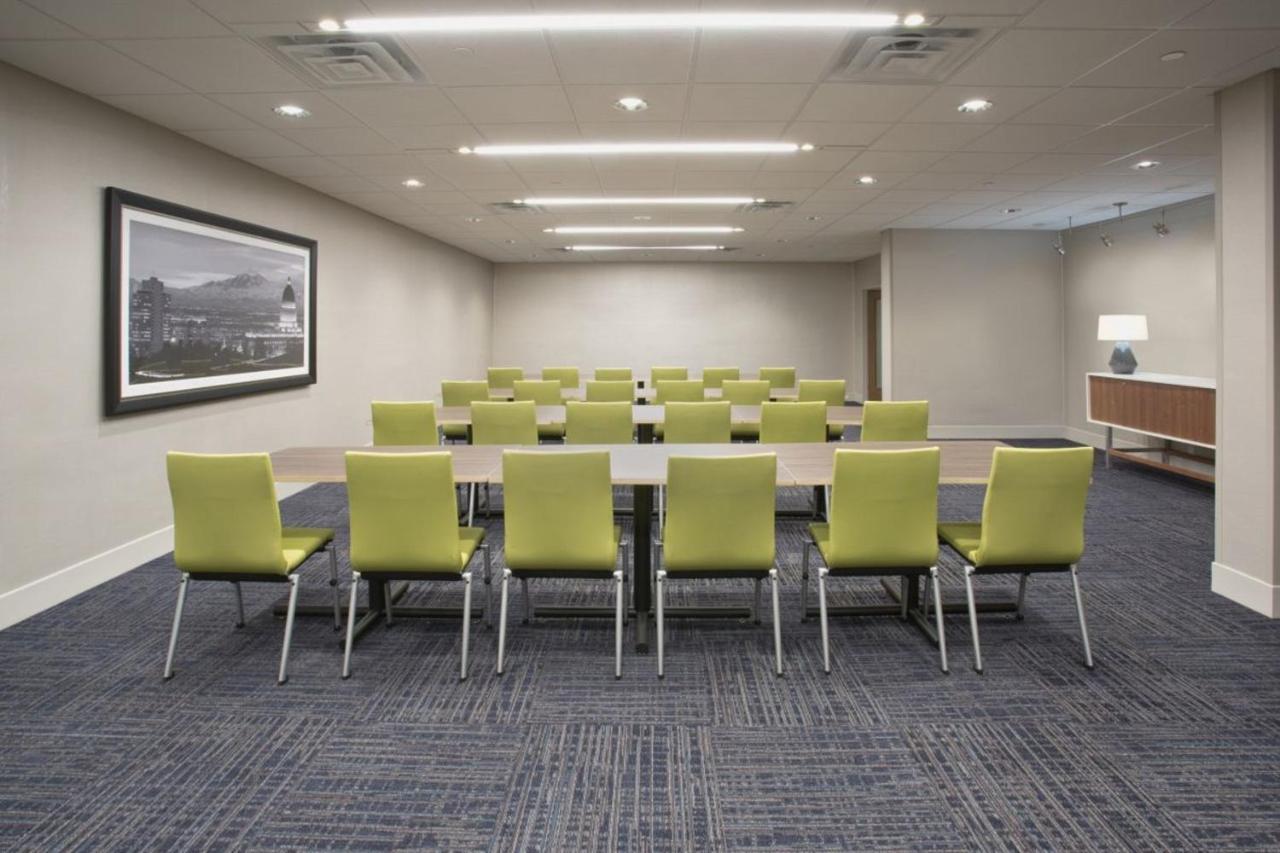 Holiday Inn Express & Suites - Parsons By Ihg Zewnętrze zdjęcie